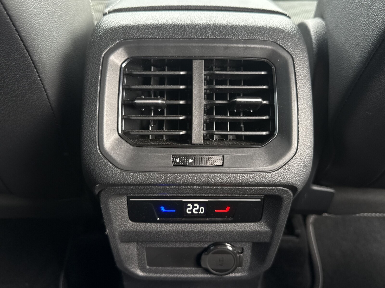 Volkswagen Tiguan Allspace - zdjęcie 33