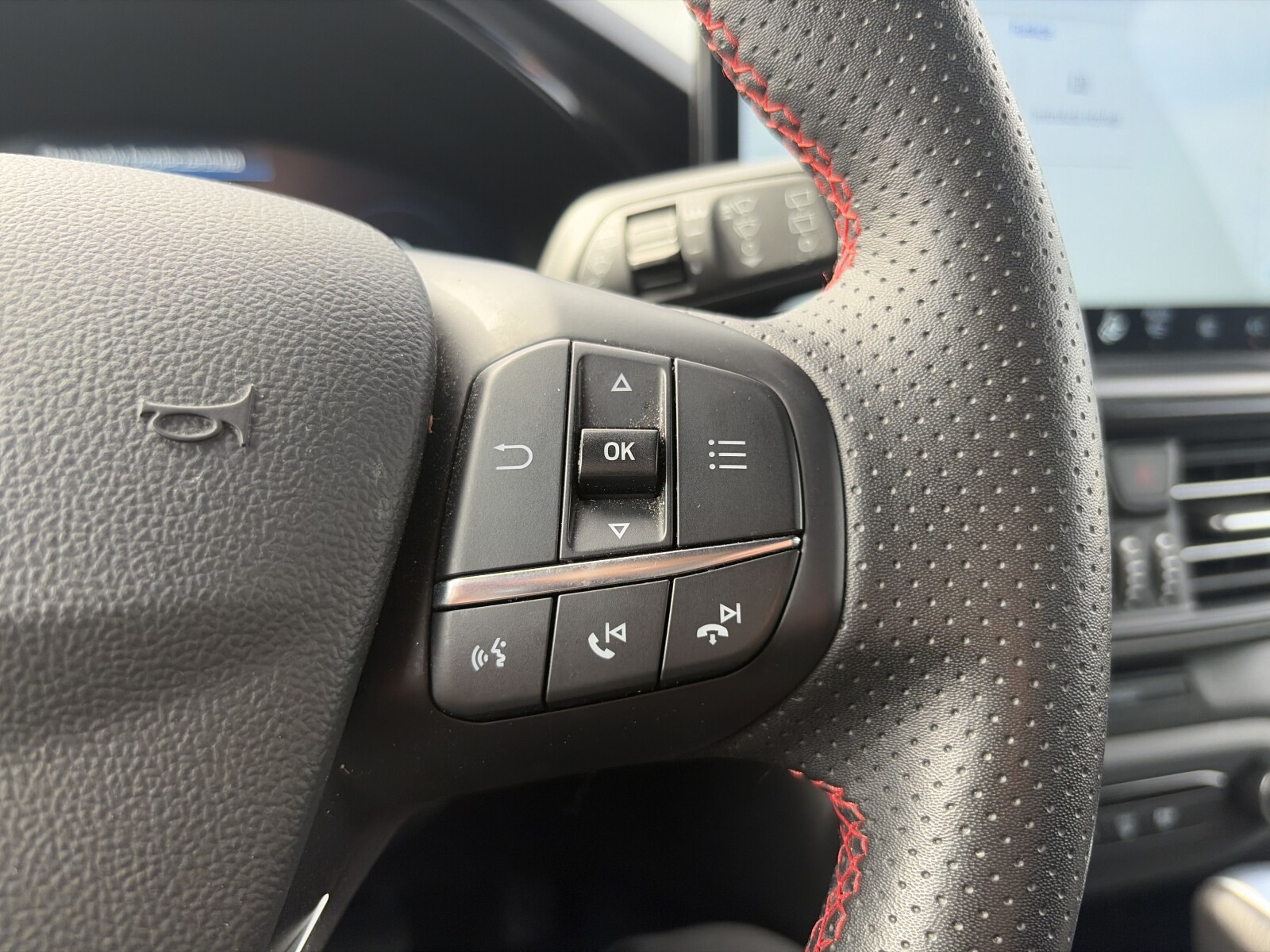 Ford Focus - zdjęcie 23