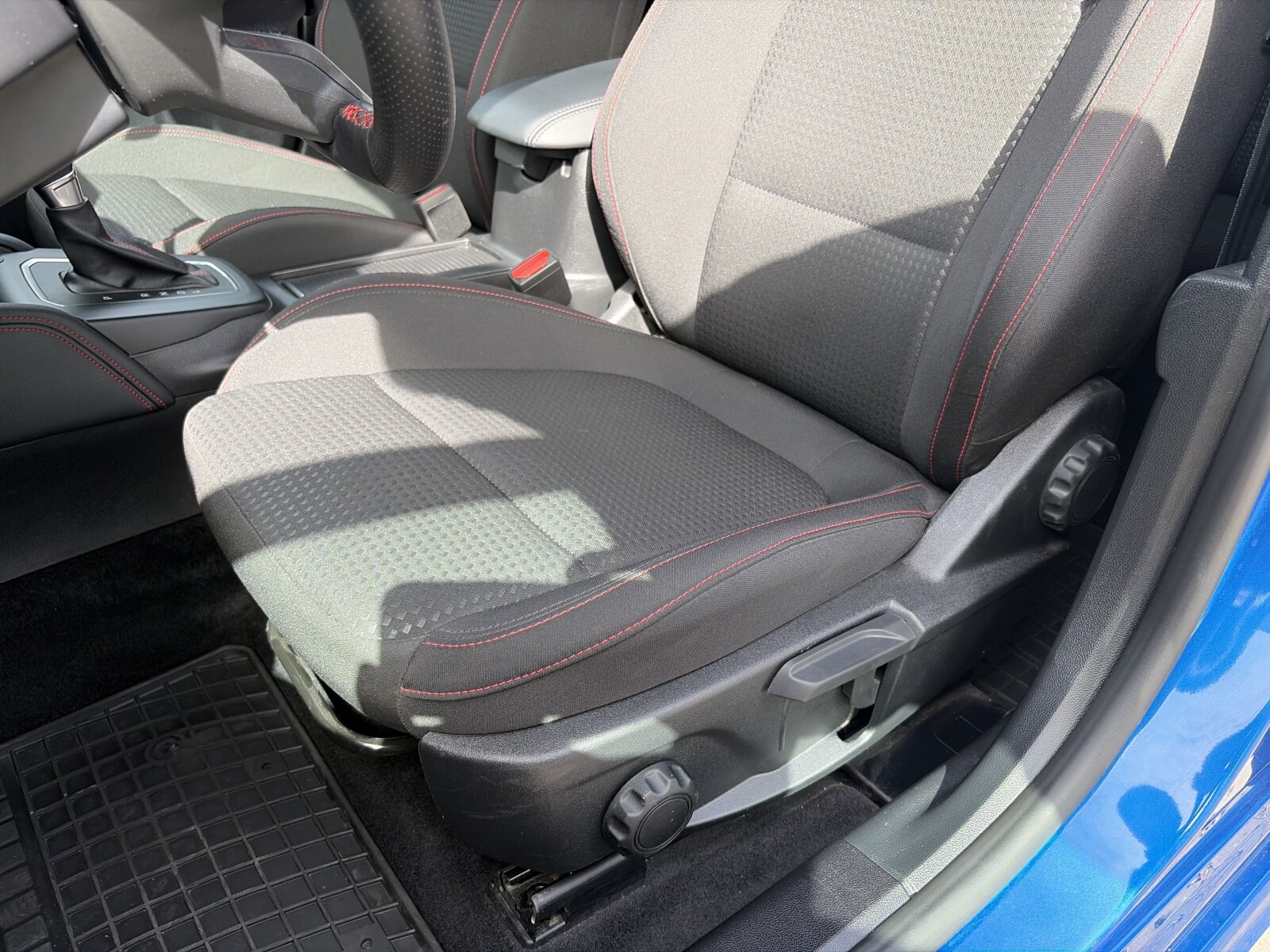Ford Focus - zdjęcie 12