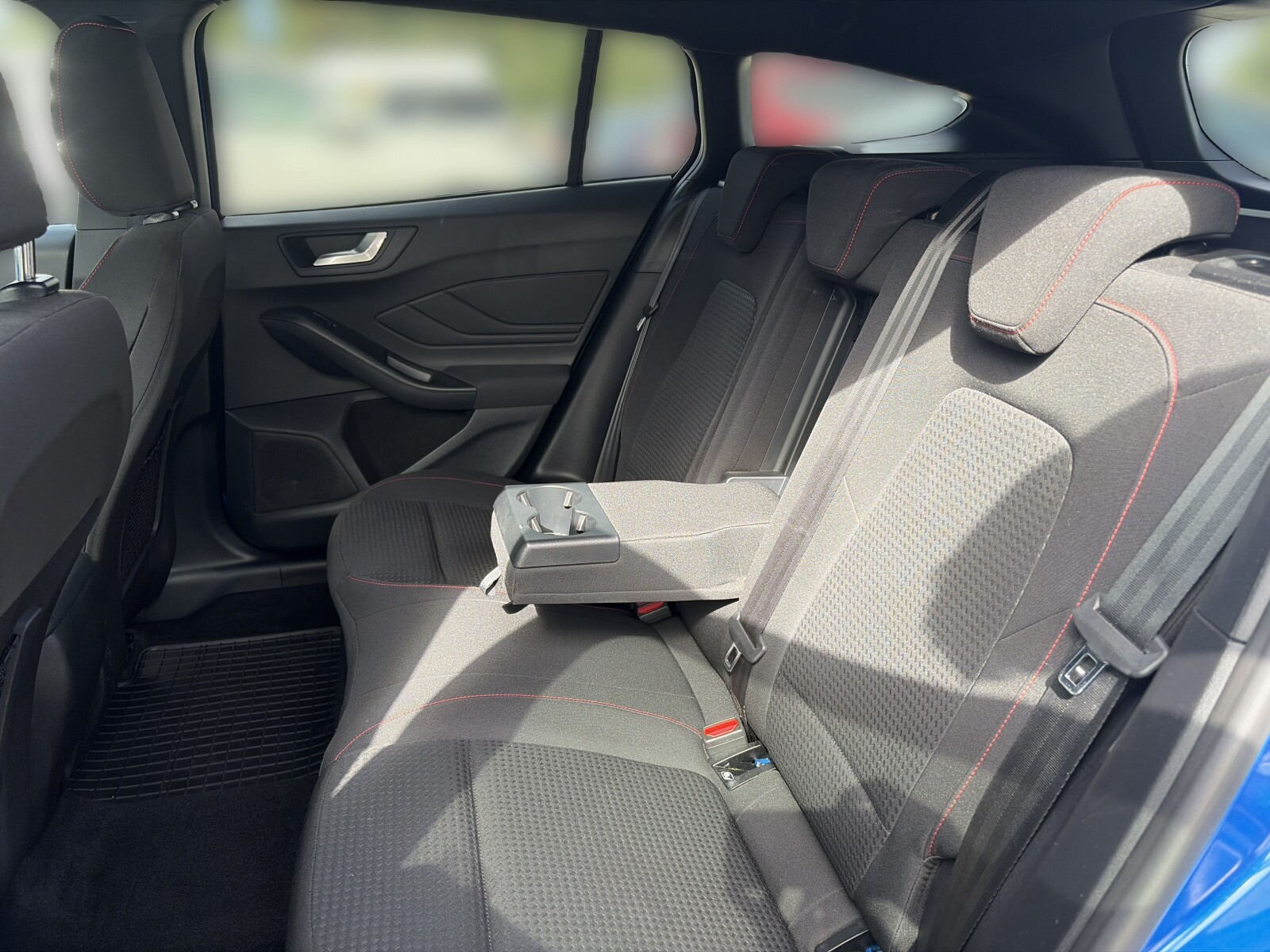Ford Focus - zdjęcie 16