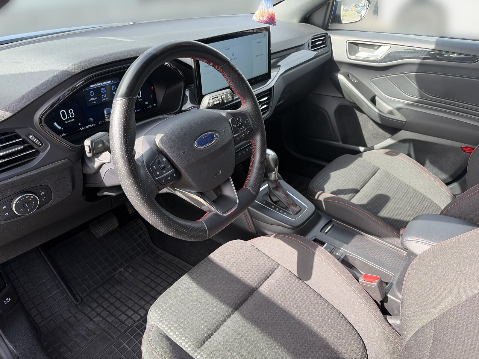 Ford Focus - zdjęcie 9