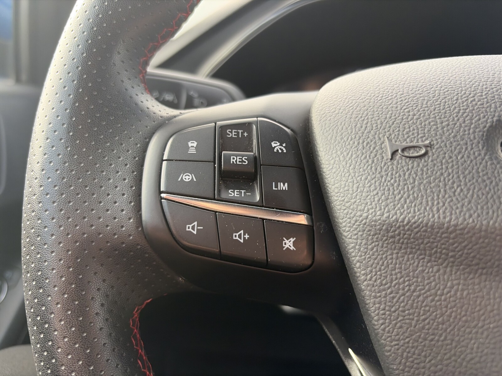 Ford Focus - zdjęcie 22