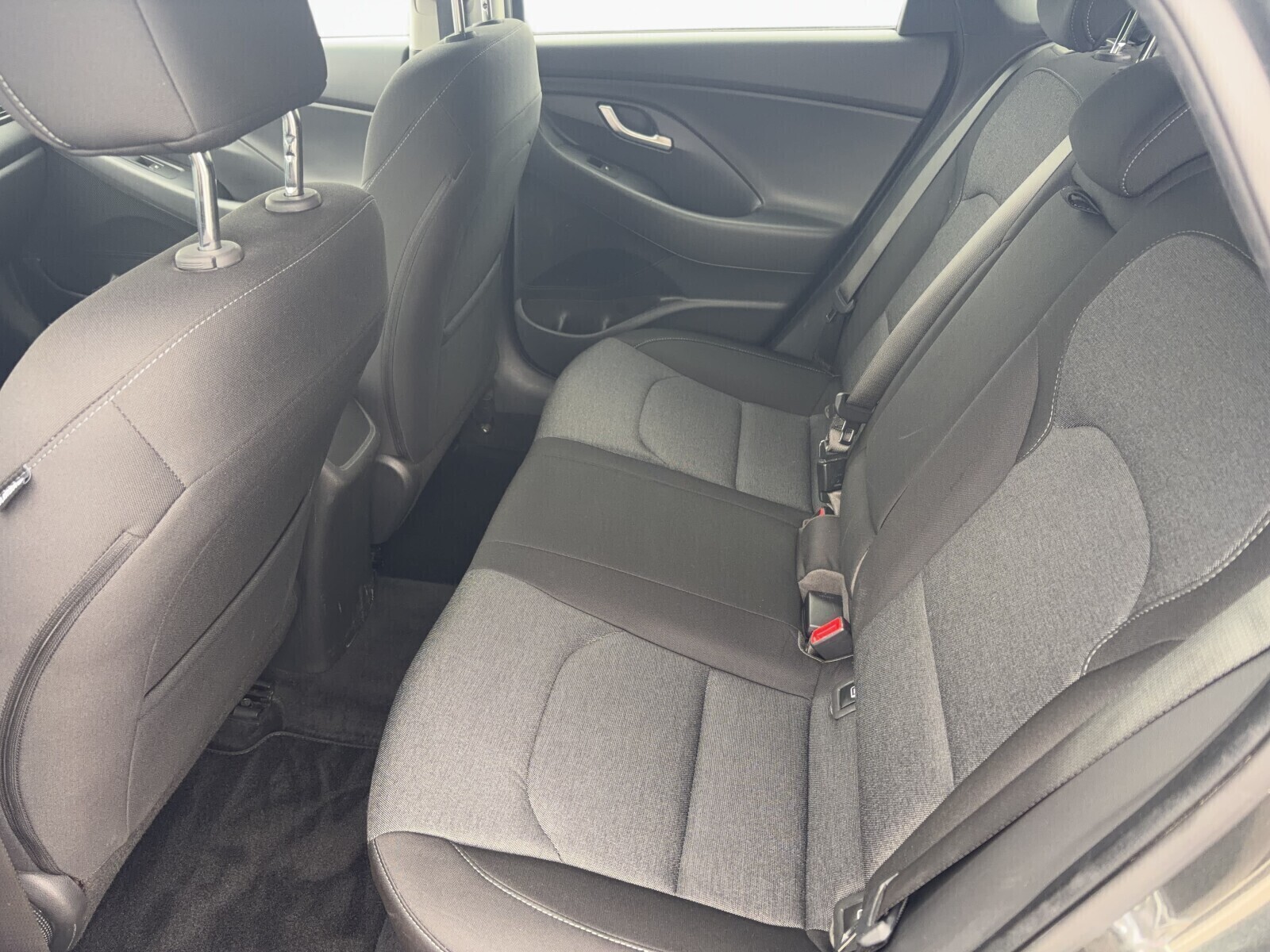 Hyundai i30 - zdjęcie 24