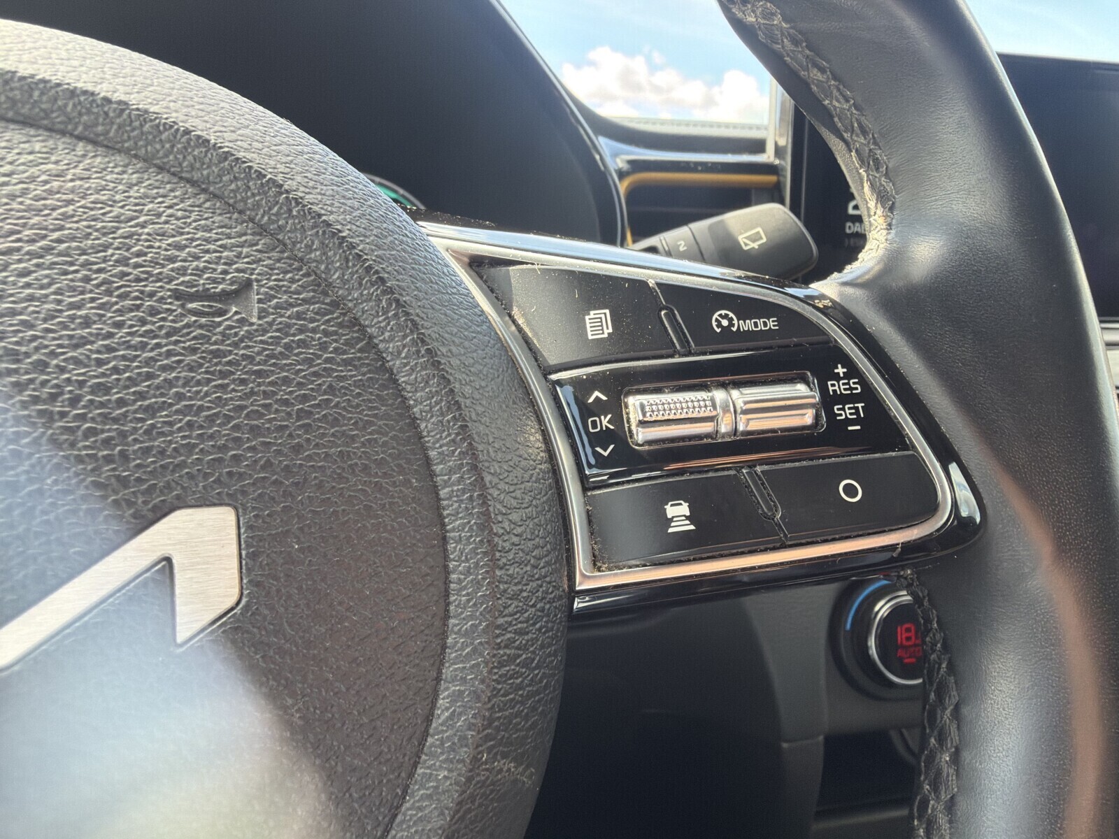 Kia XCeed - zdjęcie 24