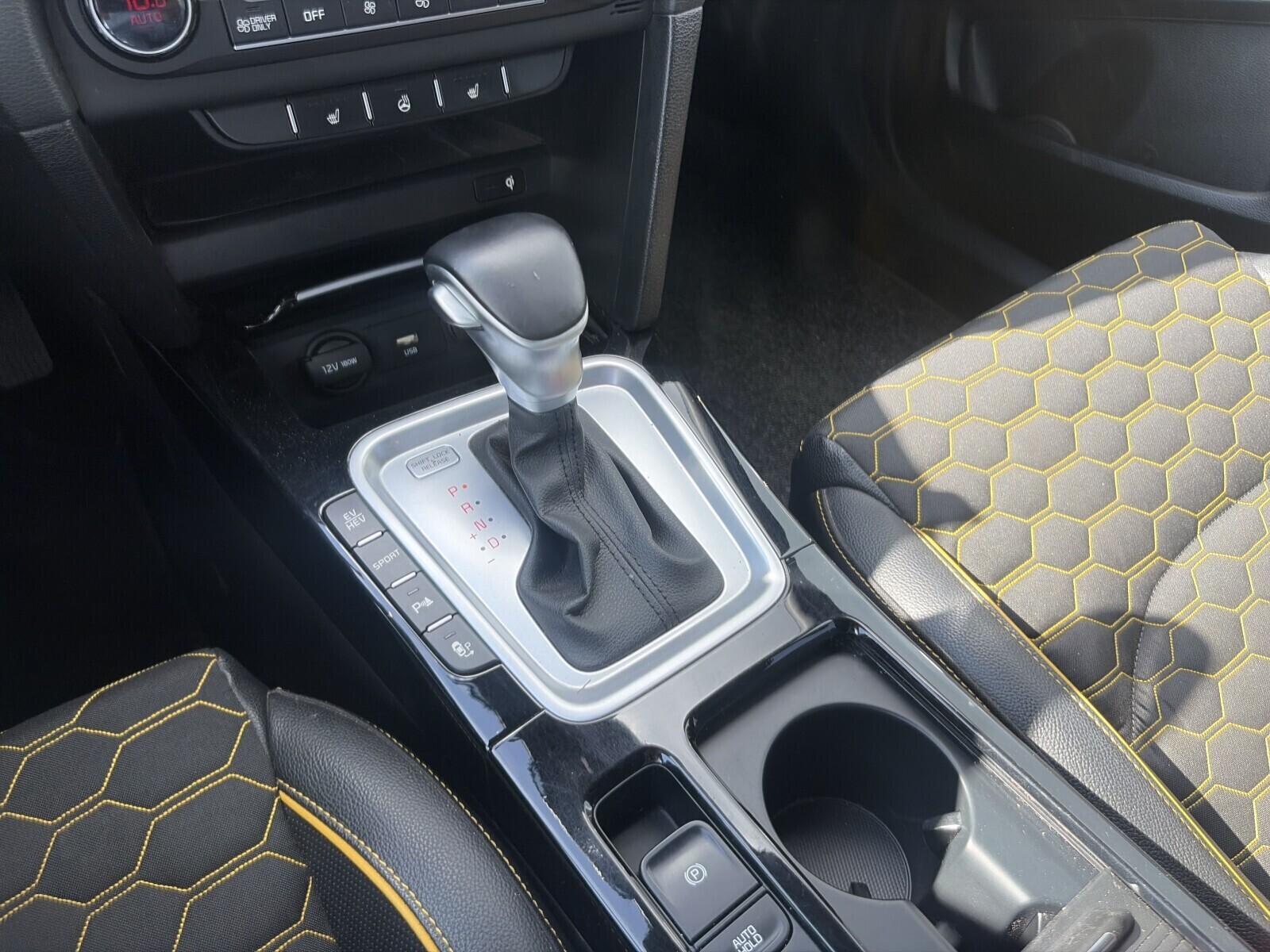 Kia XCeed - zdjęcie 15