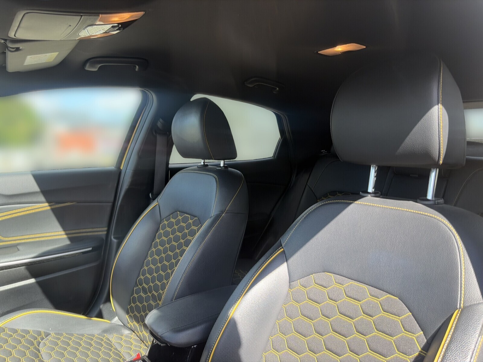 Kia XCeed - zdjęcie 11