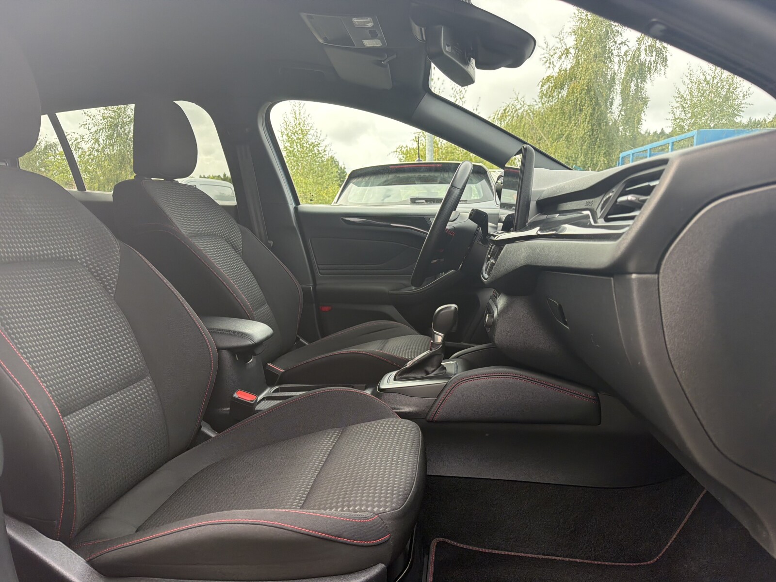 Ford Focus - zdjęcie 17