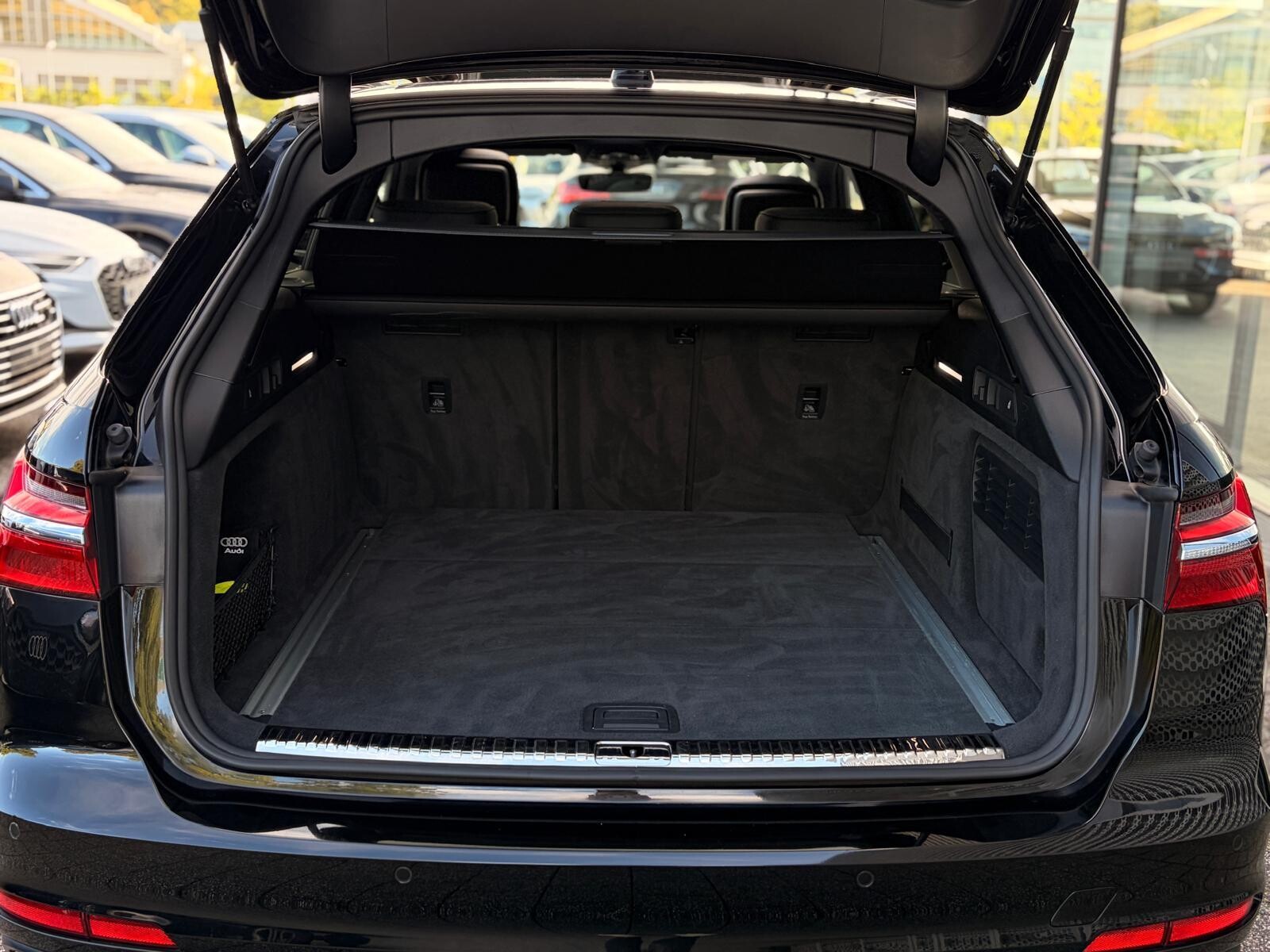 Audi A6 Avant - zdjęcie 12