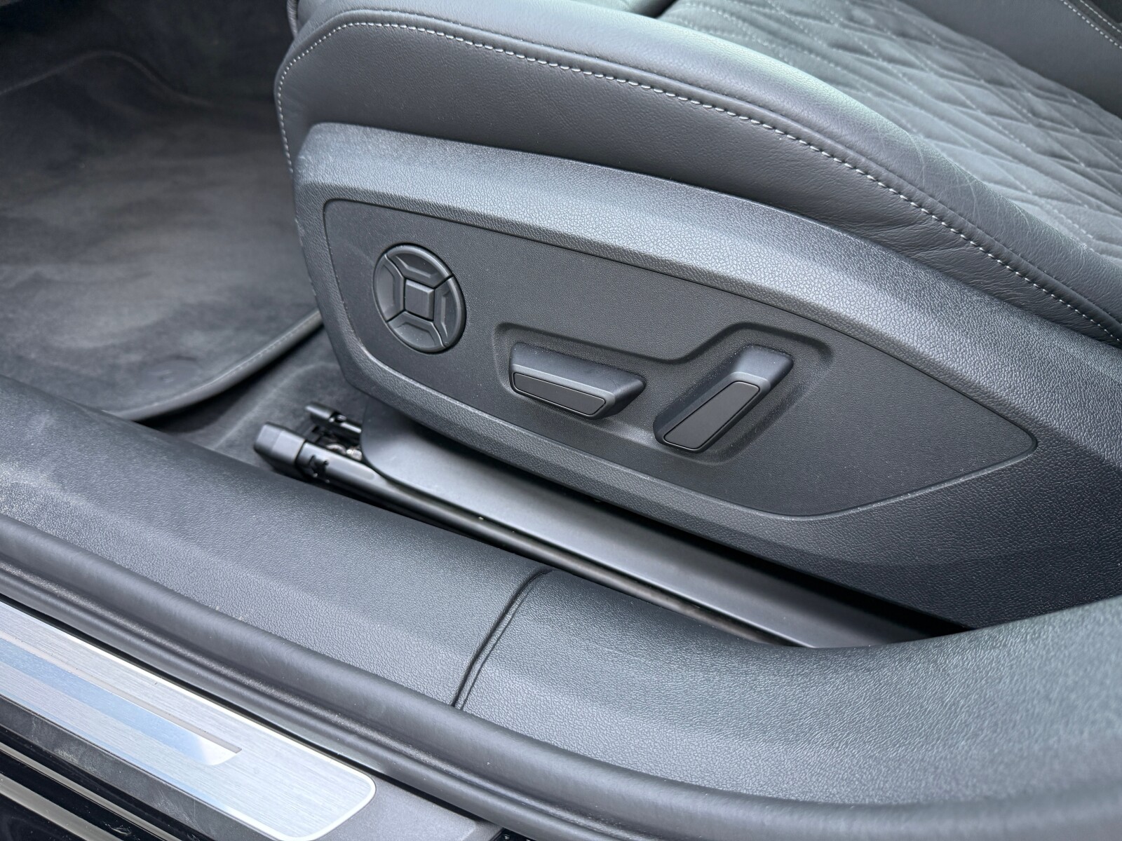 Audi A6 Limousine - zdjęcie 20