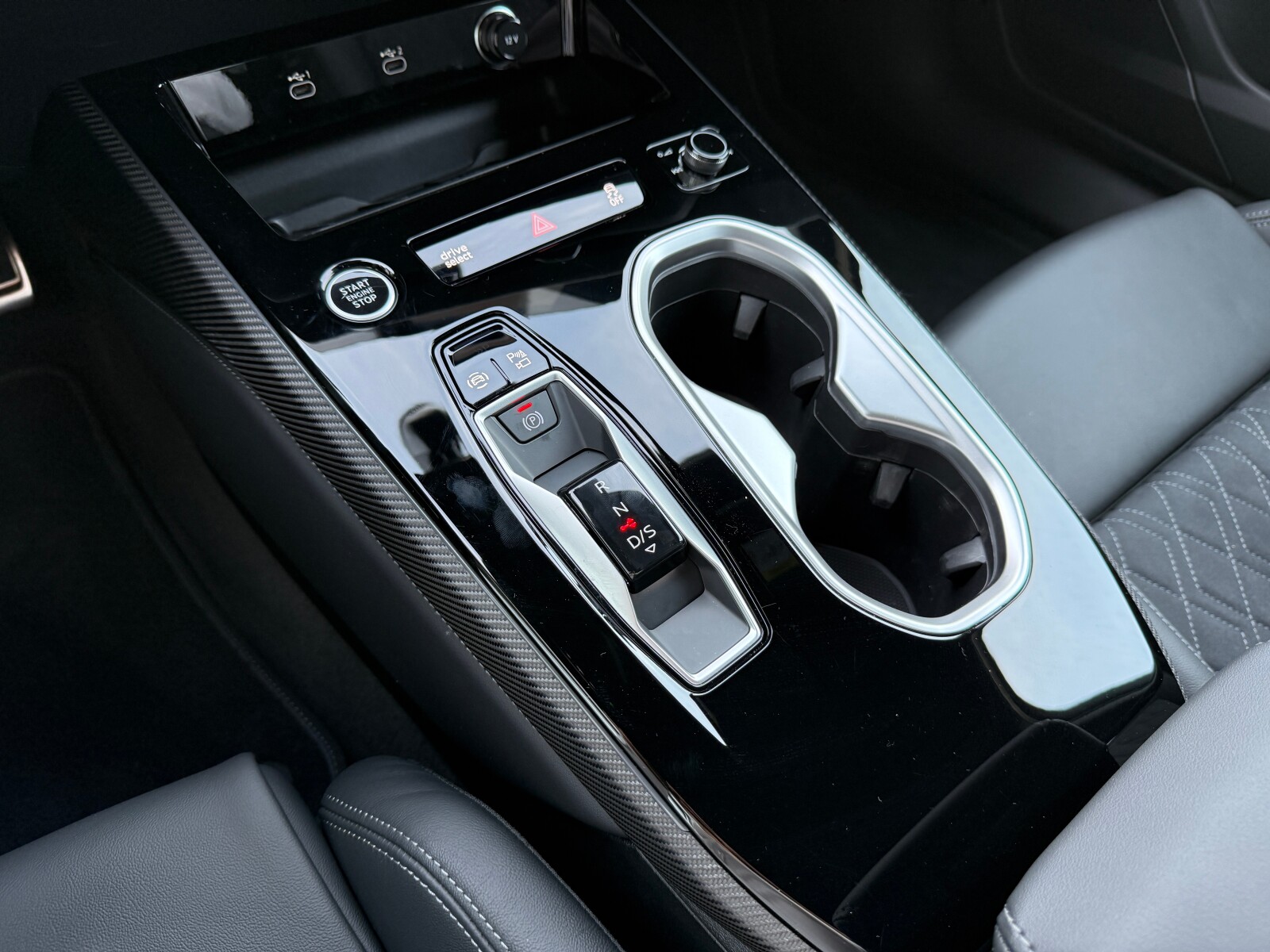 Audi A6 Limousine - zdjęcie 26