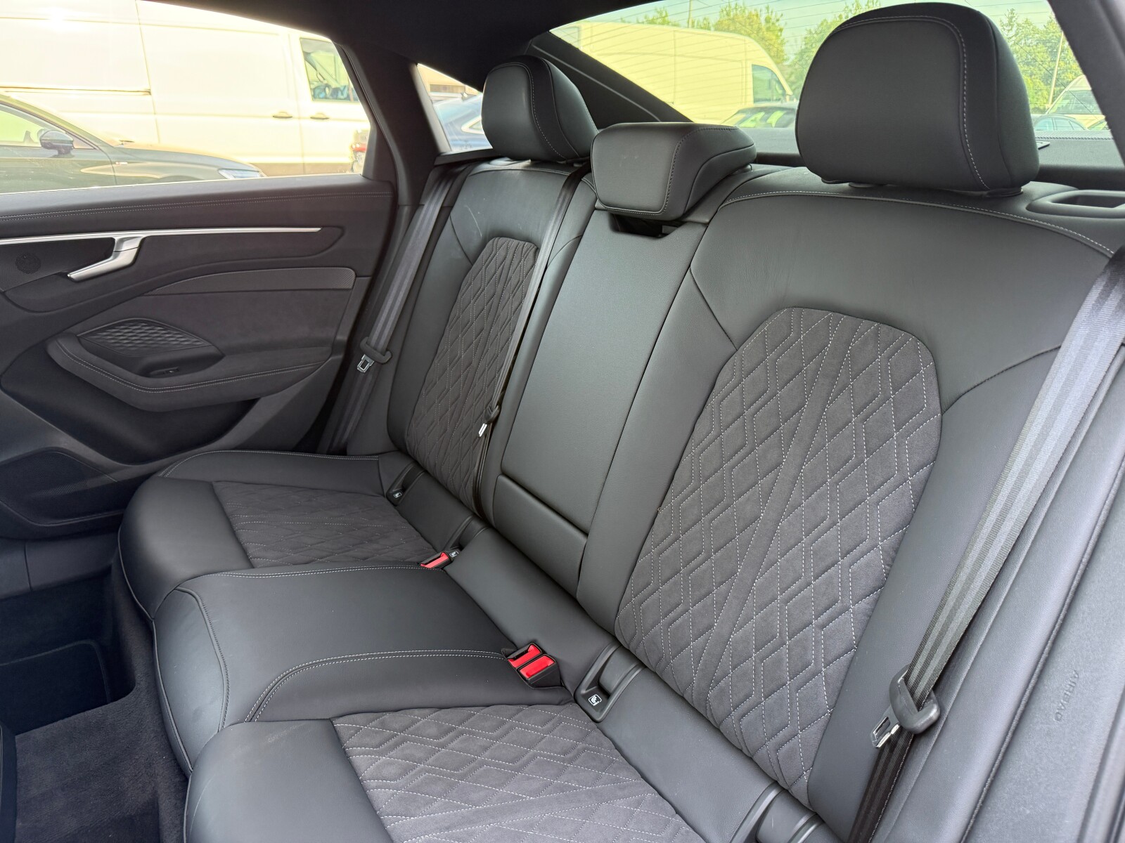 Audi A6 Limousine - zdjęcie 13