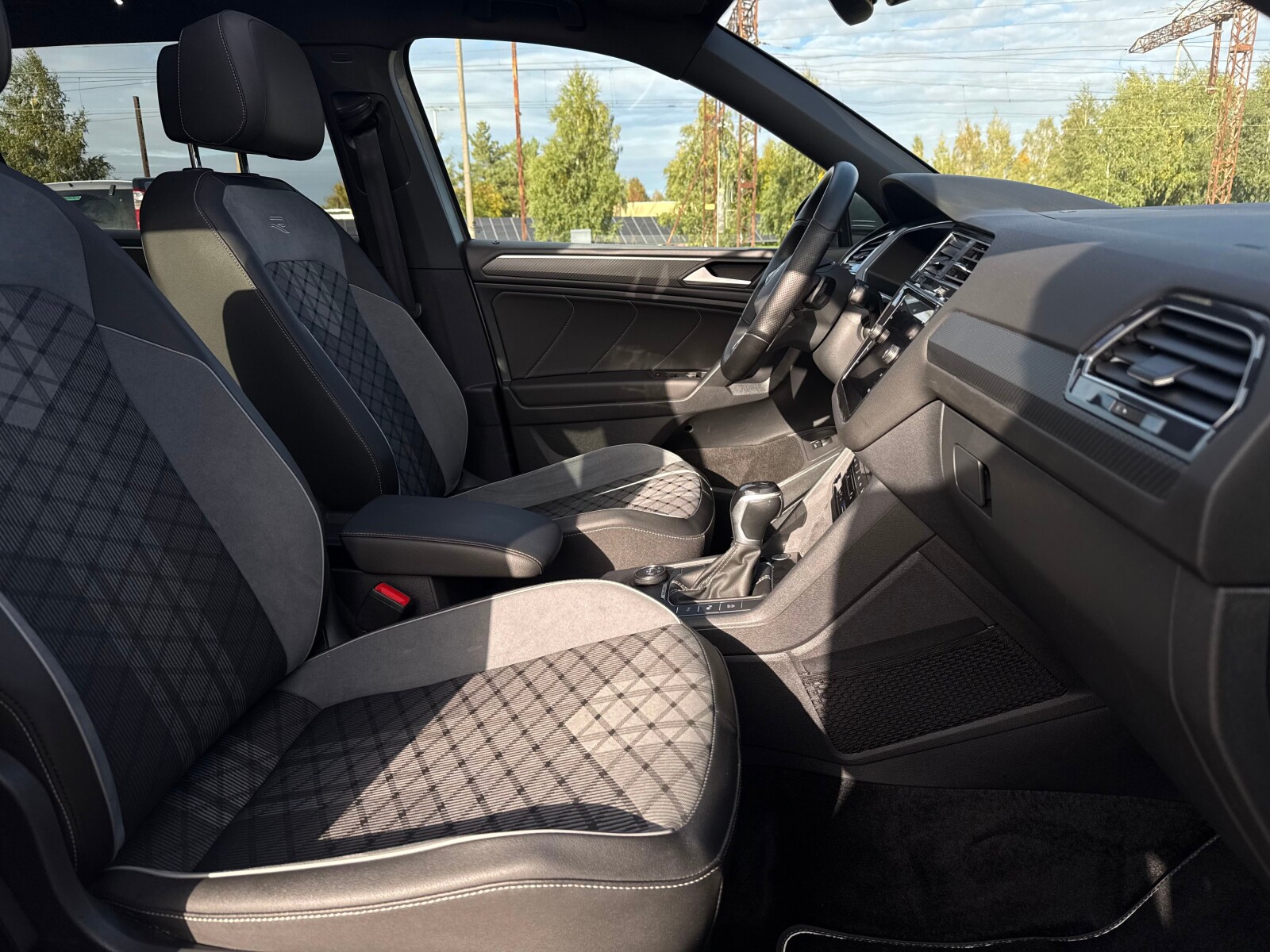 Volkswagen Tiguan Allspace - zdjęcie 12