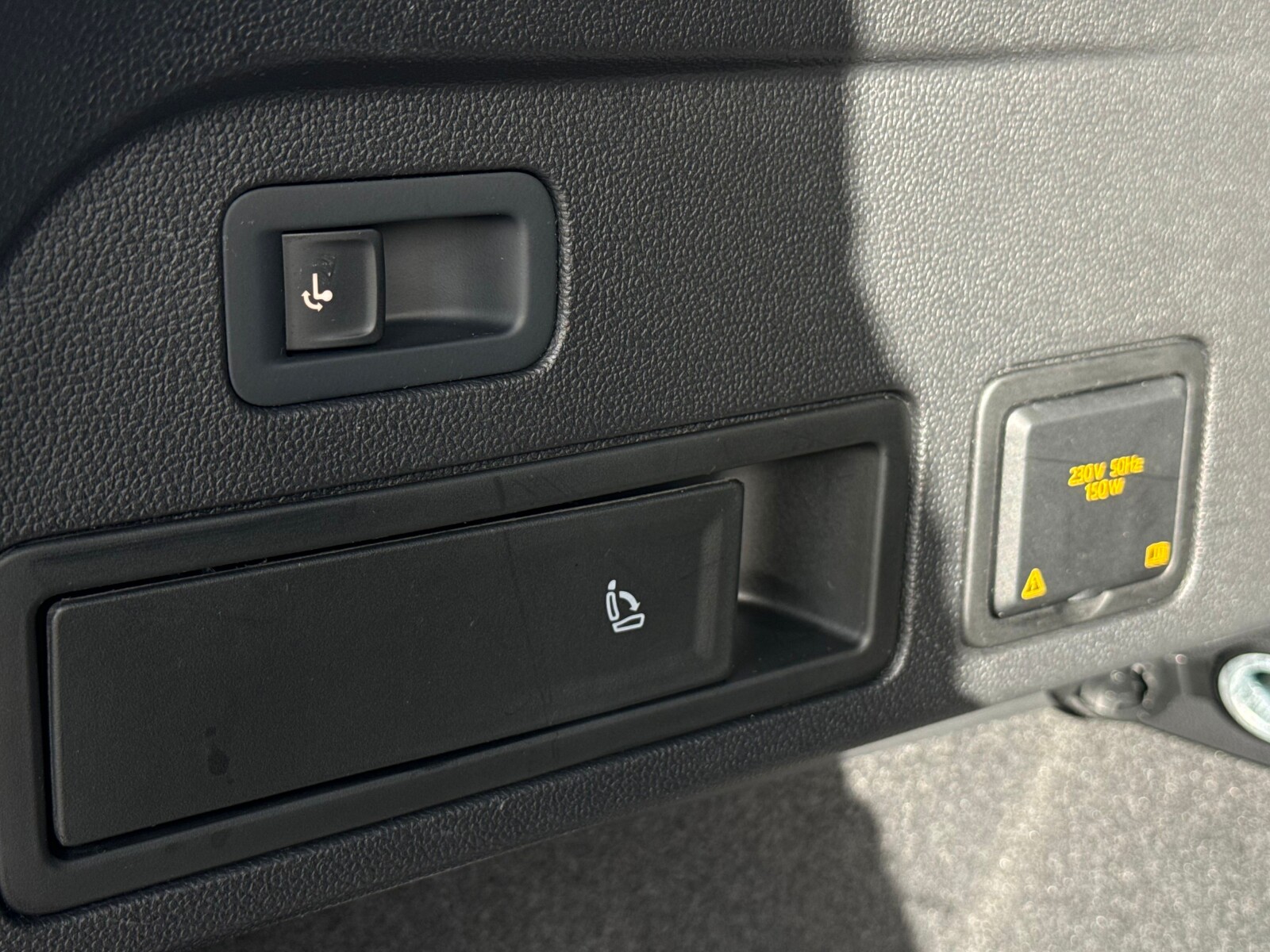 Volkswagen Tiguan Allspace - zdjęcie 32