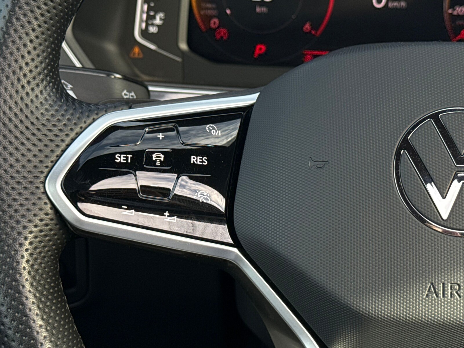 Volkswagen Tiguan Allspace - zdjęcie 15