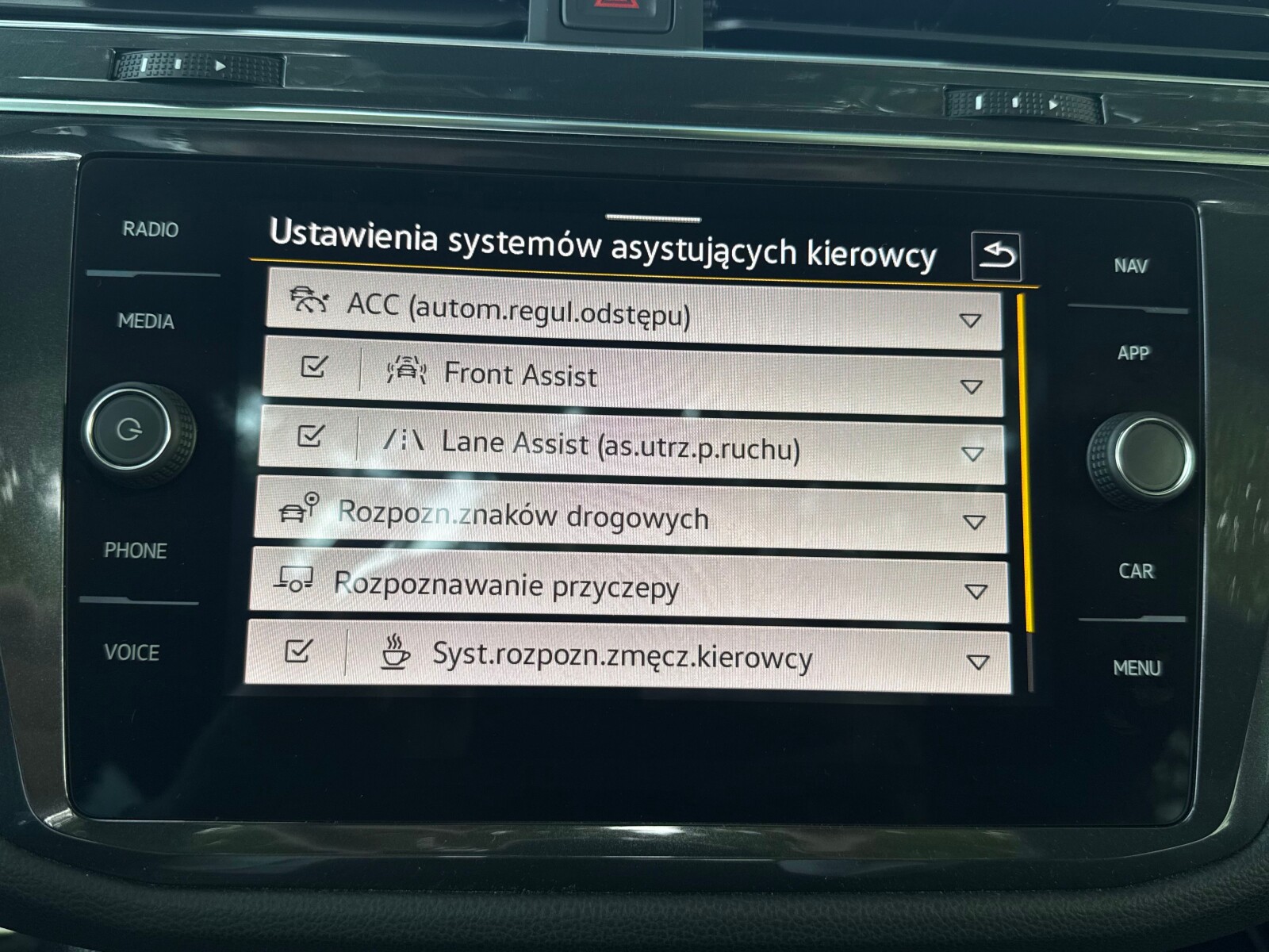 Volkswagen Tiguan Allspace - zdjęcie 28