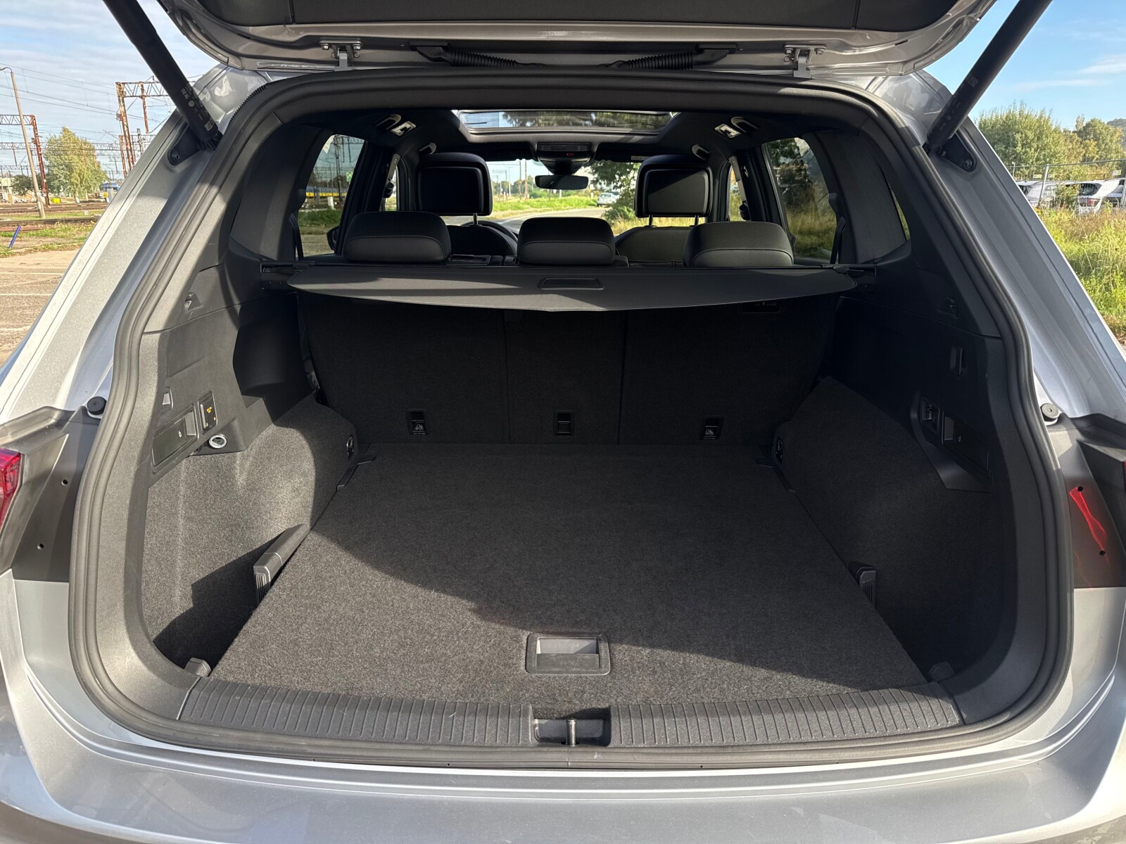 Volkswagen Tiguan Allspace - zdjęcie 30