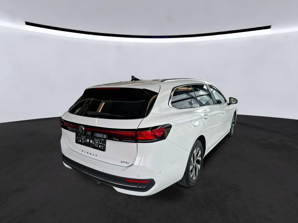 Volkswagen Passat Variant - zdjęcie 2