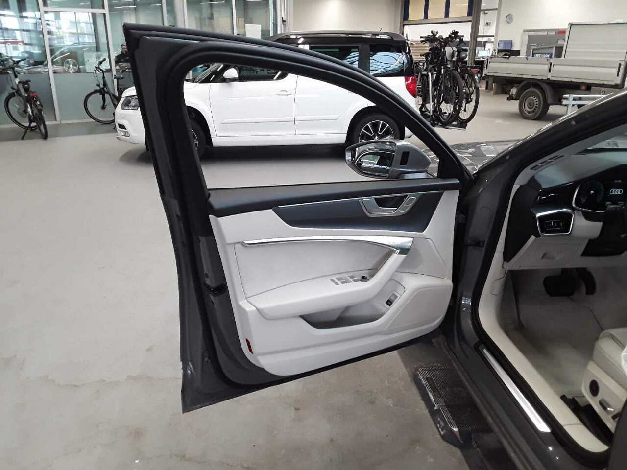 Audi A6 Avant - zdjęcie 5