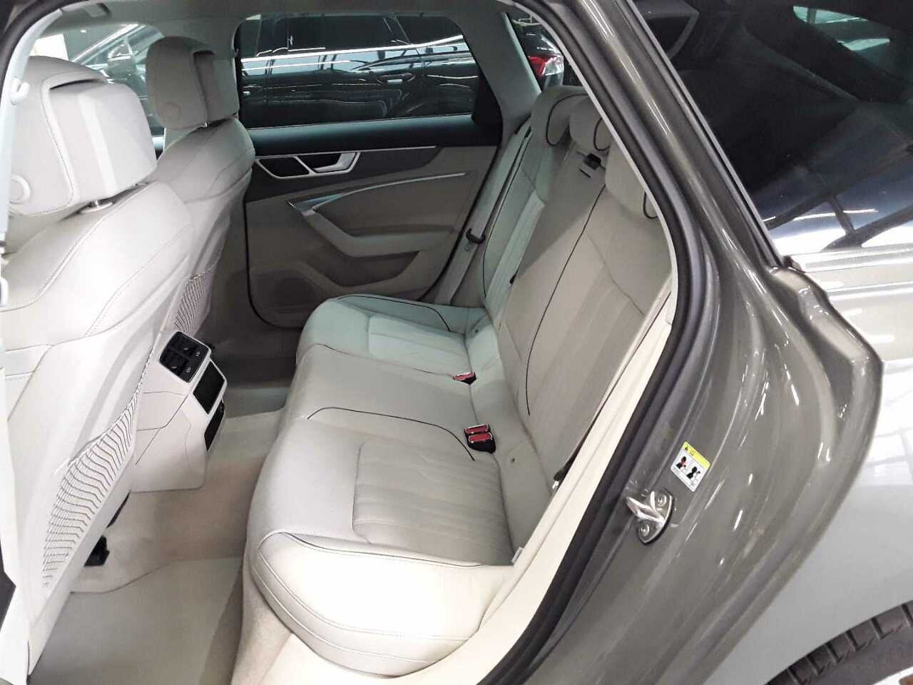 Audi A6 Avant - zdjęcie 9