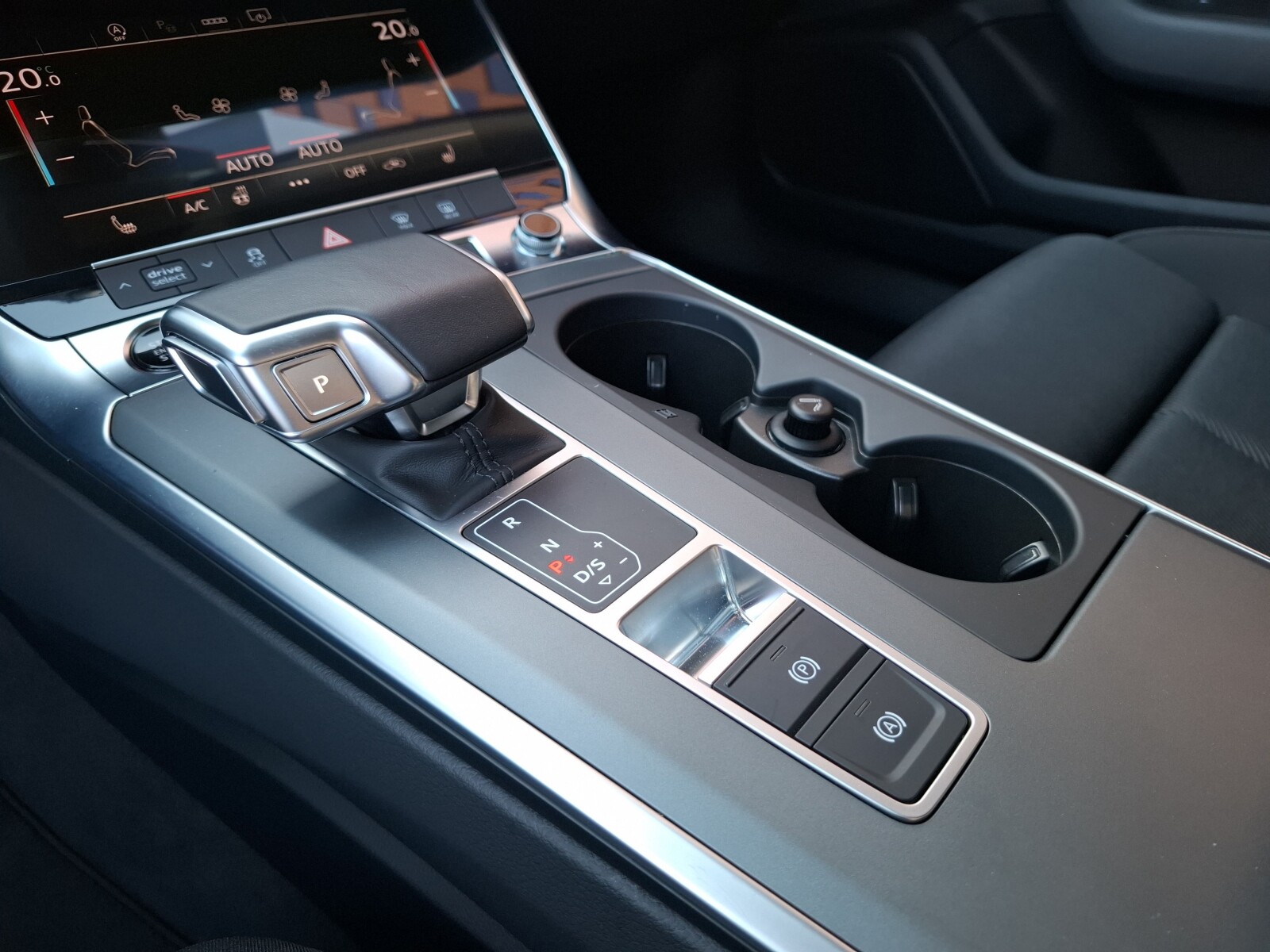 Audi A6 Avant - zdjęcie 14