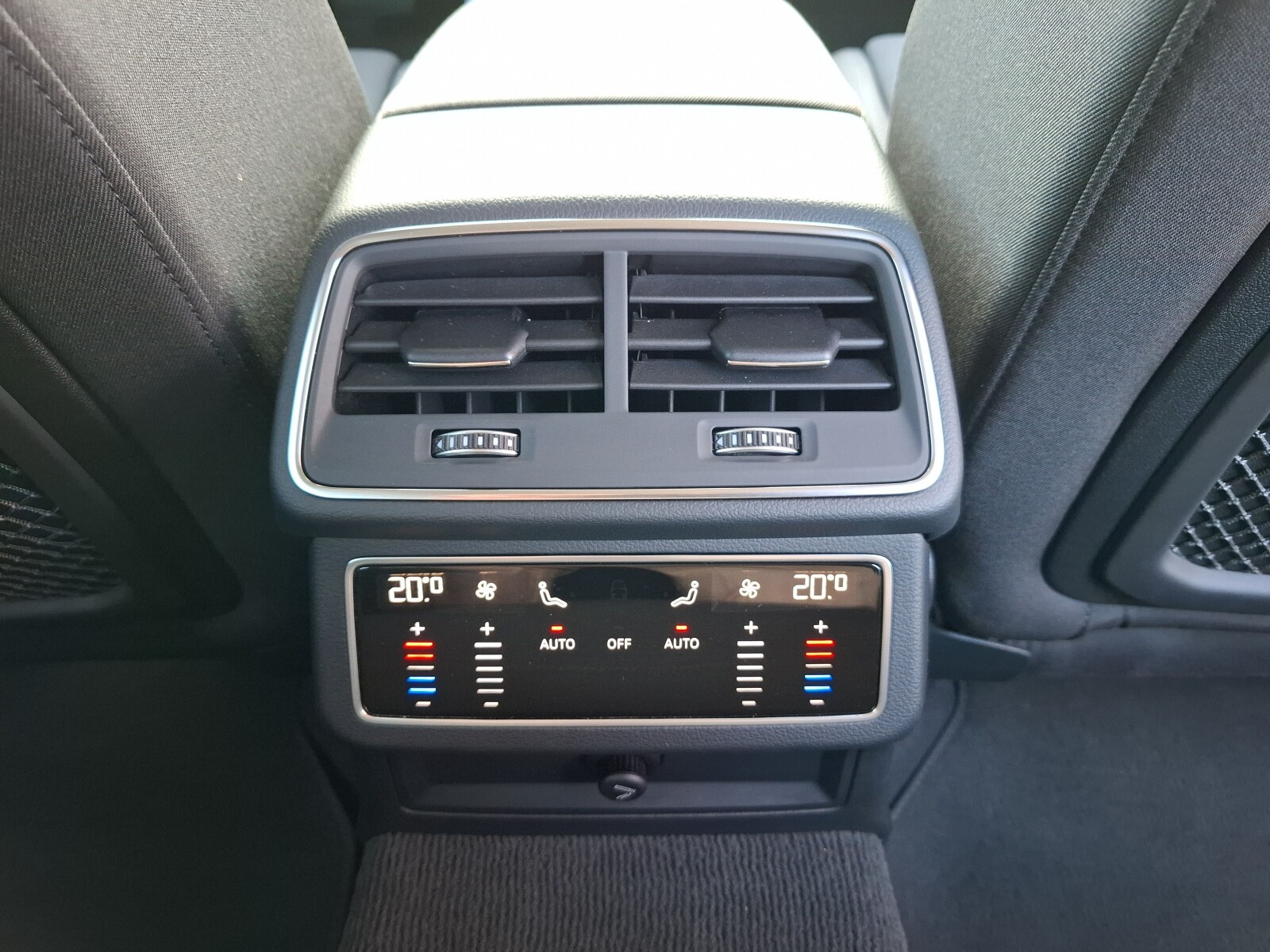 Audi A6 Avant - zdjęcie 21