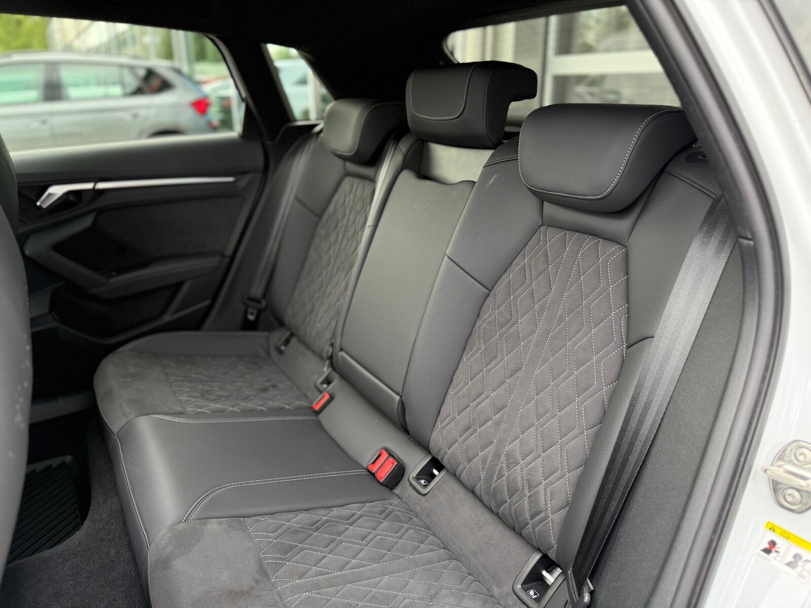 Audi S3 Sportback - zdjęcie 13