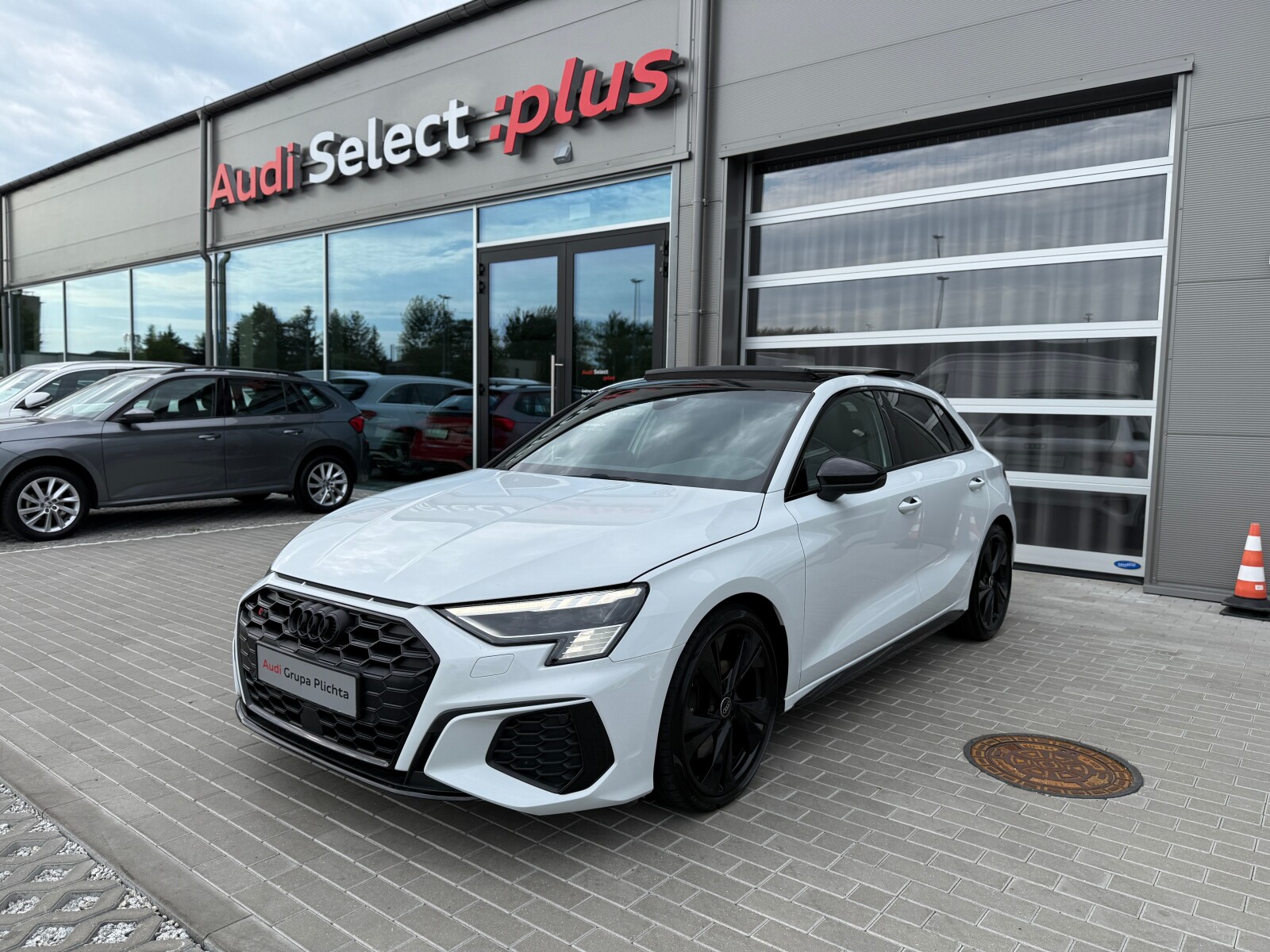 Audi S3 Sportback - zdjęcie 9