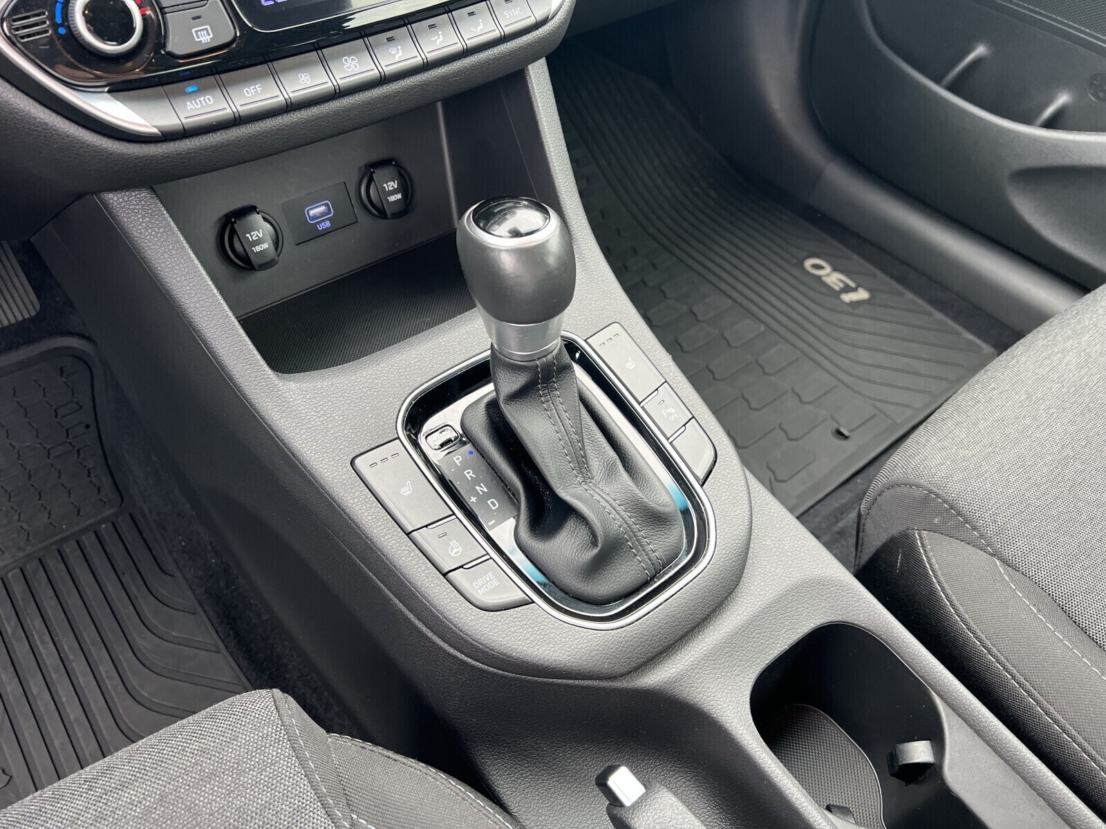 Hyundai i30 - zdjęcie 23