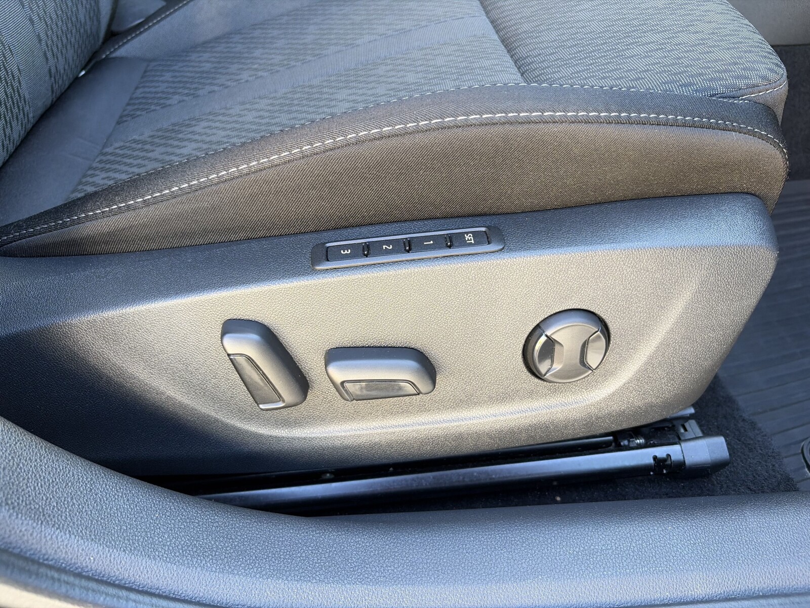 Škoda Octavia Combi - zdjęcie 24