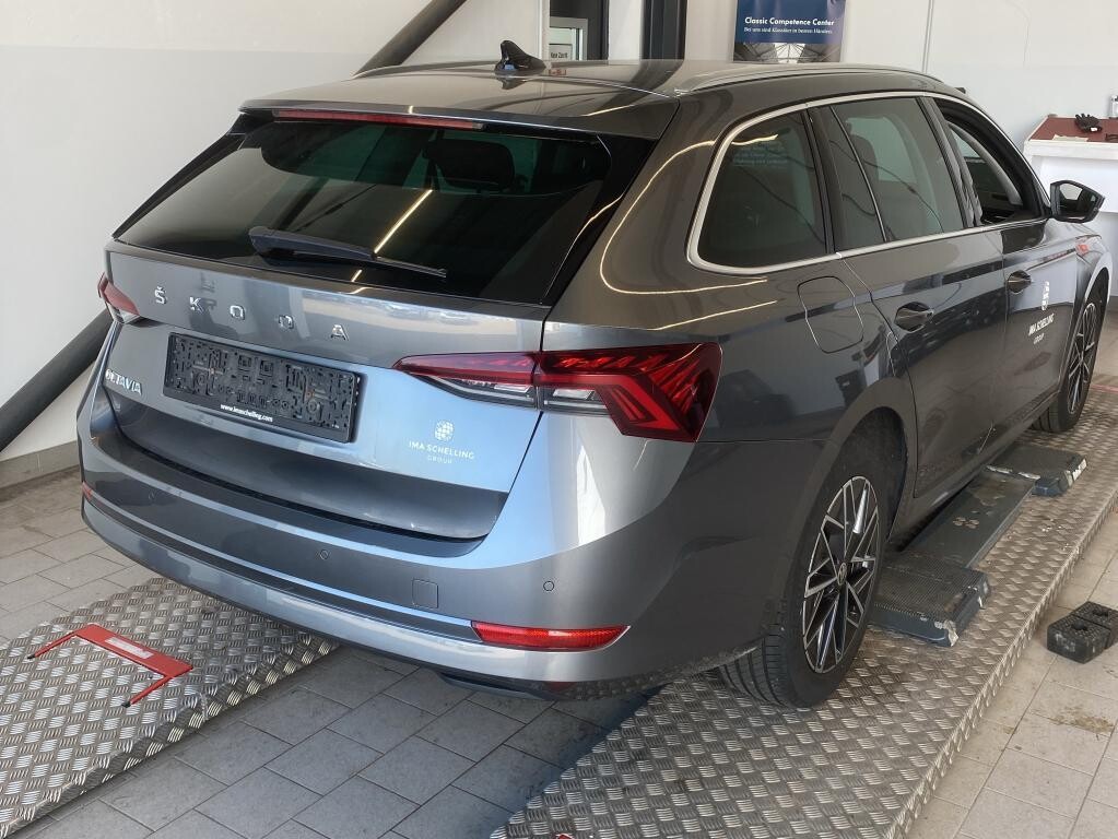 Škoda Octavia Combi - zdjęcie 2