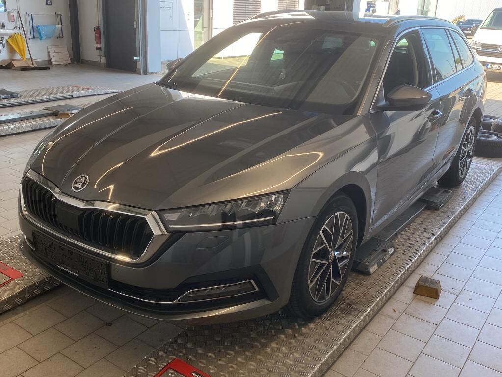 Škoda Octavia Combi - zdjęcie 1