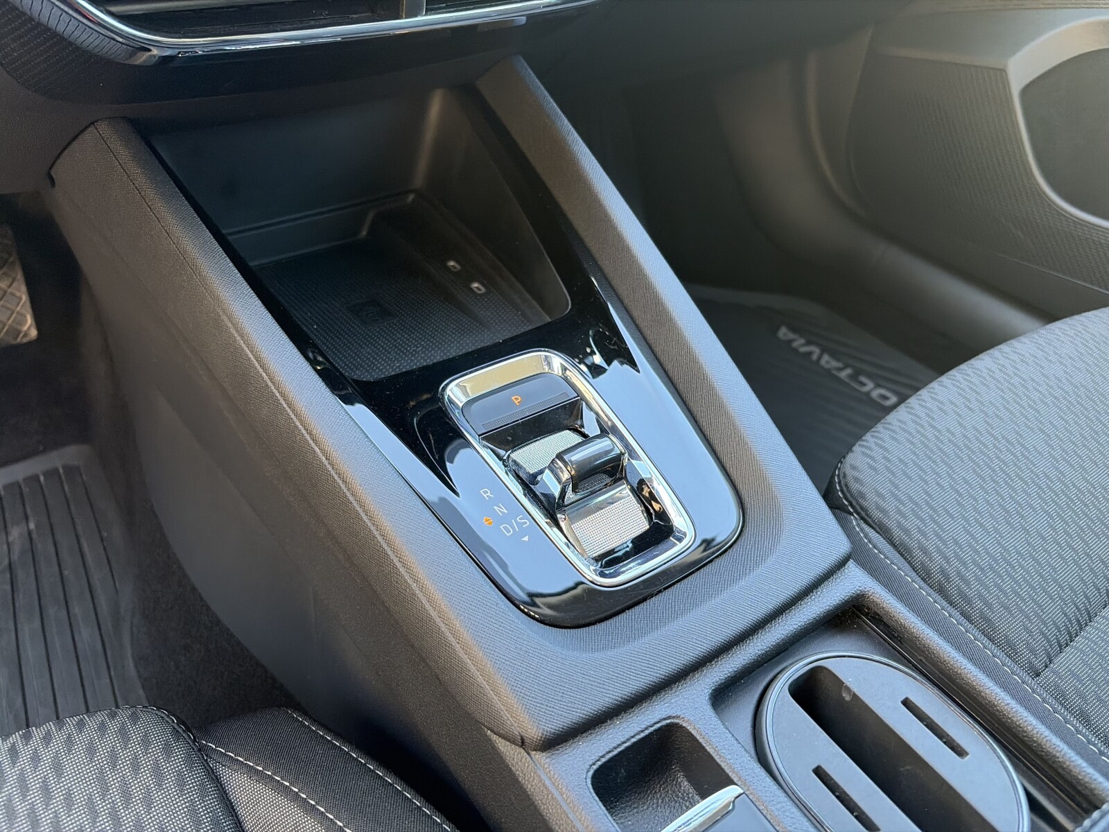 Škoda Octavia Combi - zdjęcie 15