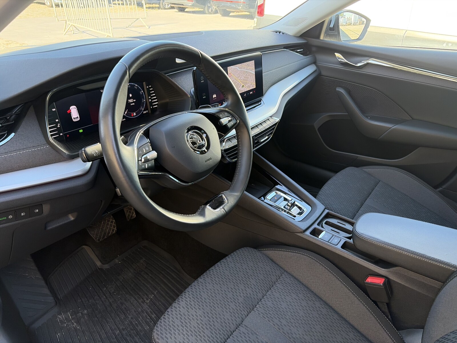 Škoda Octavia Combi - zdjęcie 9