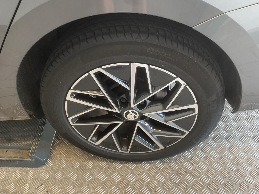 Škoda Octavia Combi - zdjęcie 9