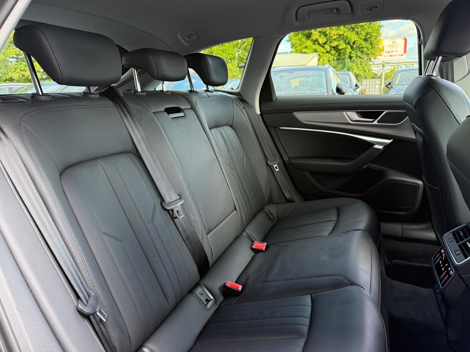 Audi A6 Avant - zdjęcie 17