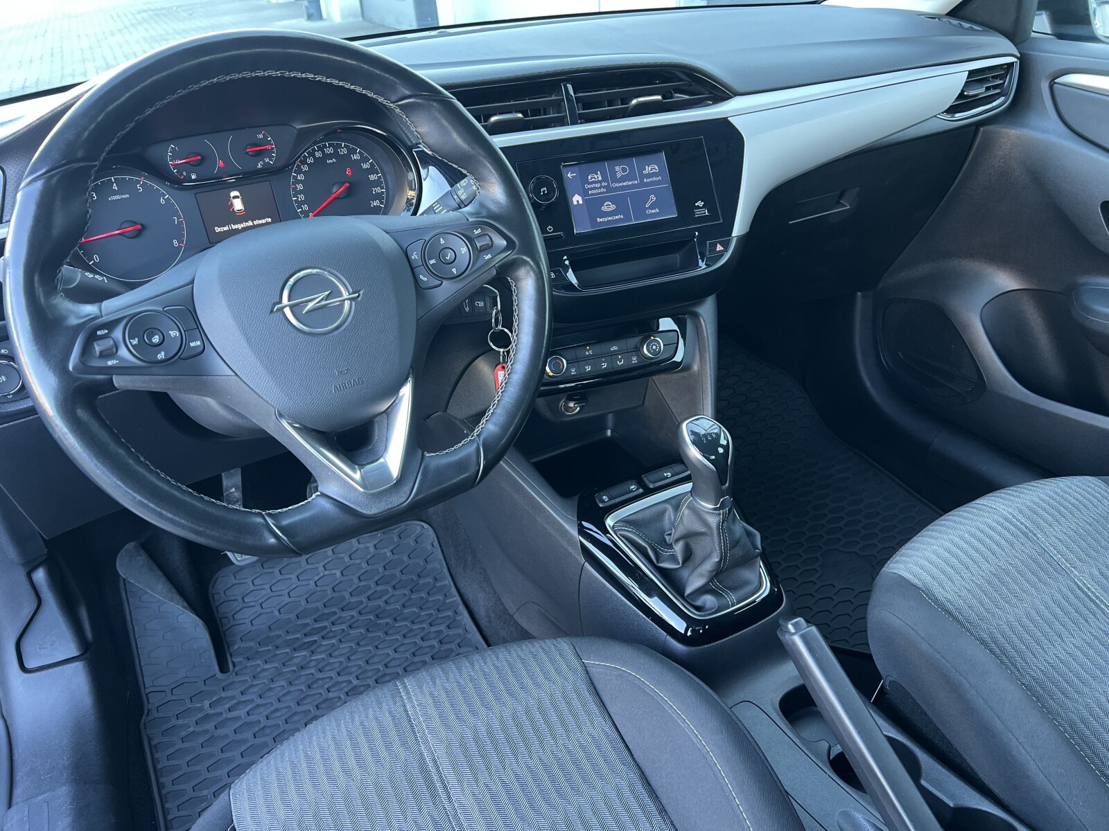 Opel Corsa - zdjęcie 23