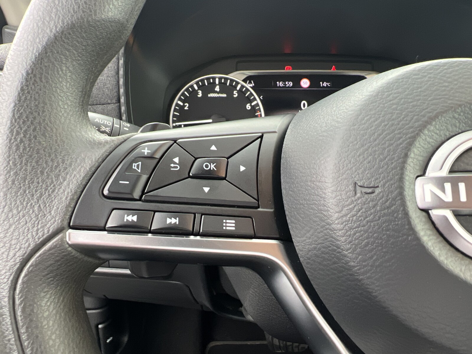 Nissan Juke - zdjęcie 14