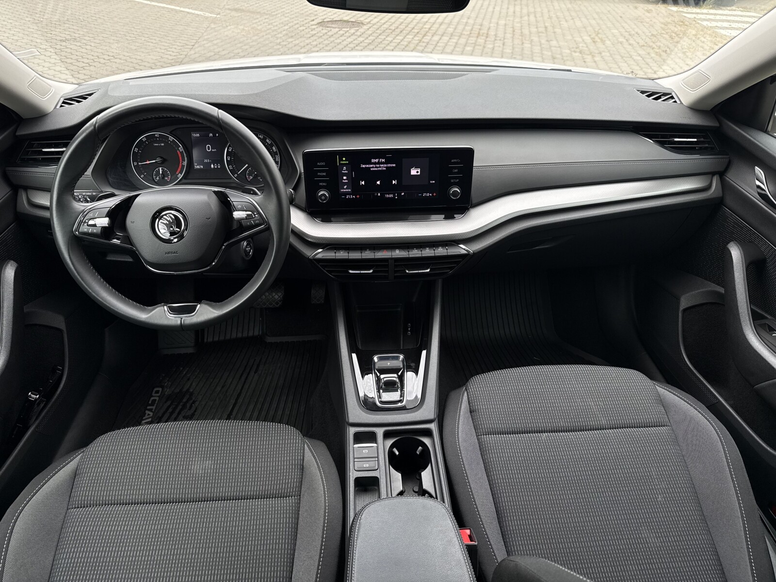 Škoda Octavia Combi - zdjęcie 14