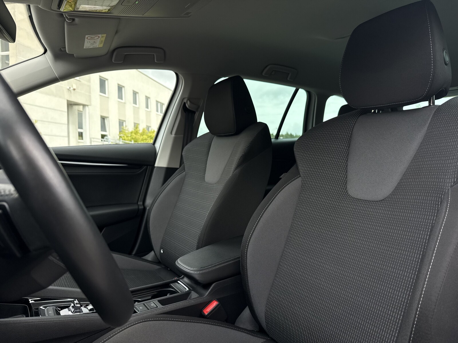Škoda Octavia Combi - zdjęcie 12