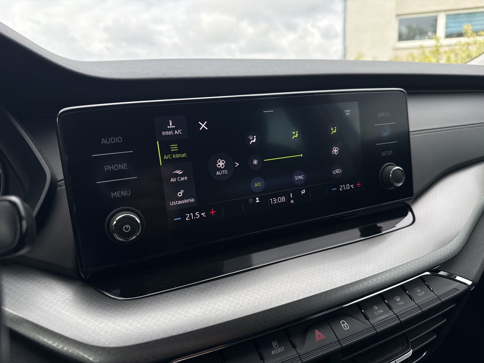 Škoda Octavia Combi - zdjęcie 30