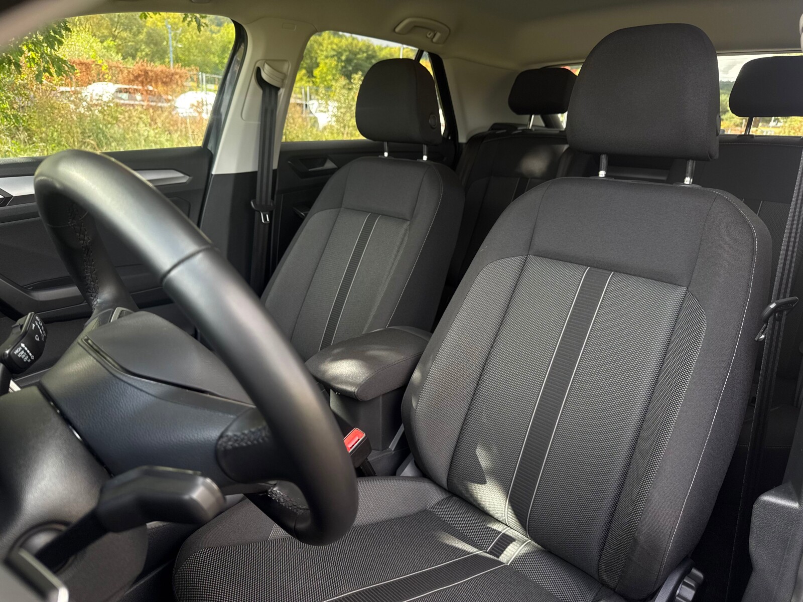 Volkswagen T-Roc - zdjęcie 11
