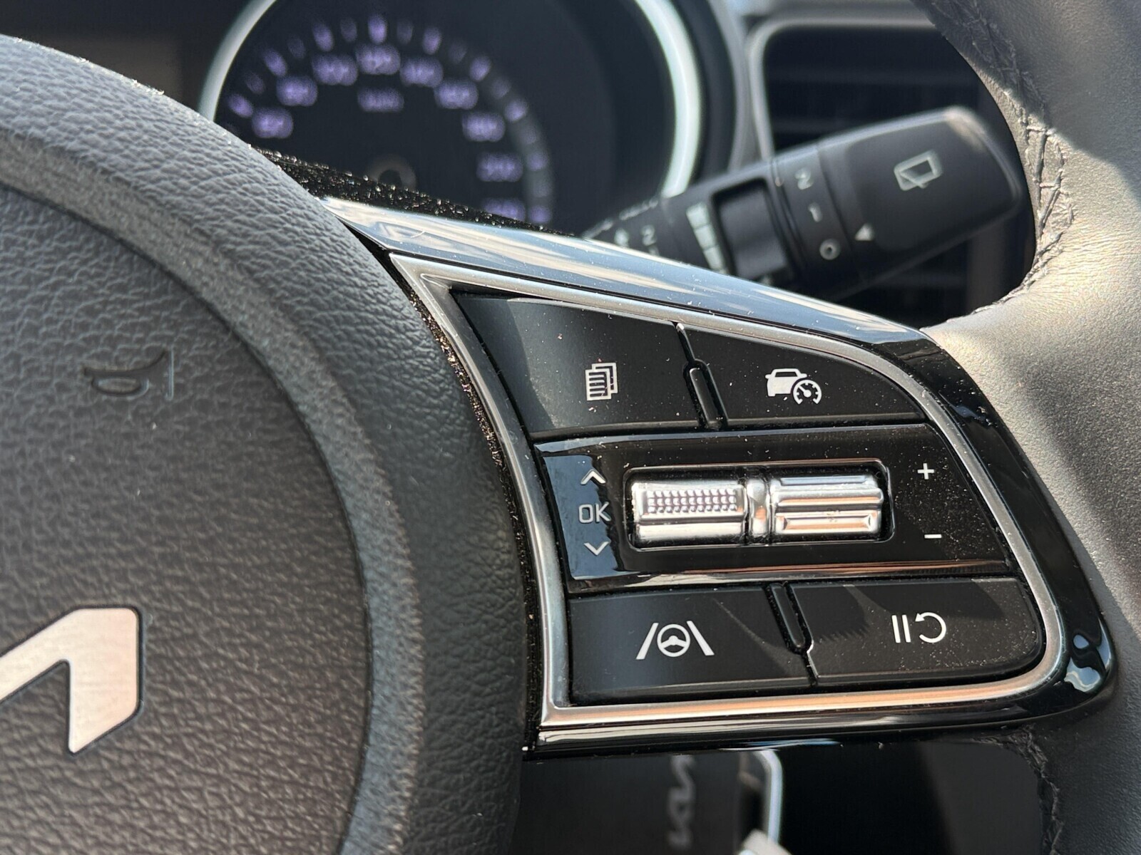 Kia Ceed - zdjęcie 24