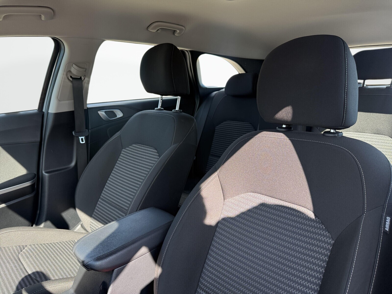 Kia Ceed - zdjęcie 10