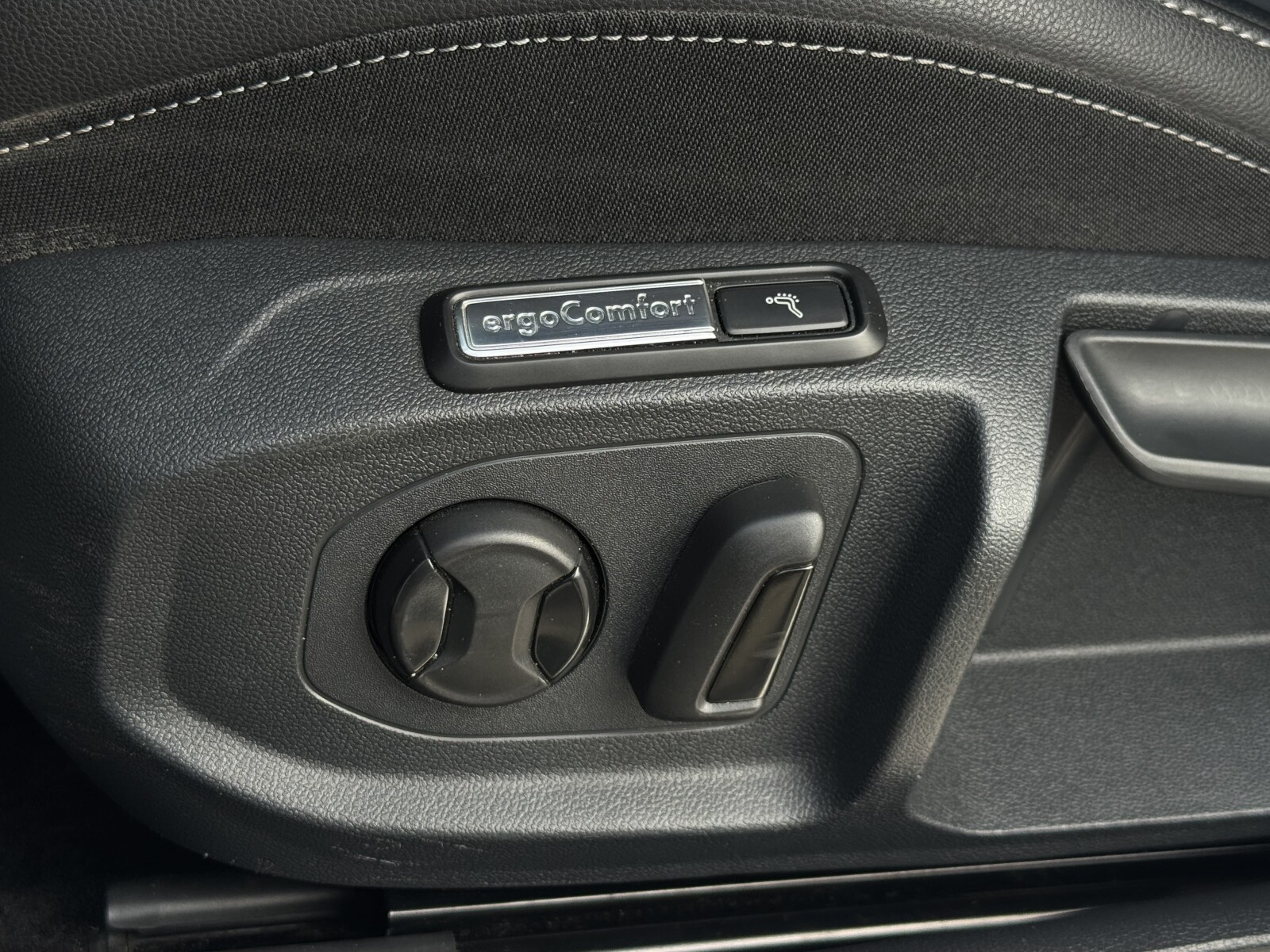Volkswagen Arteon - zdjęcie 25