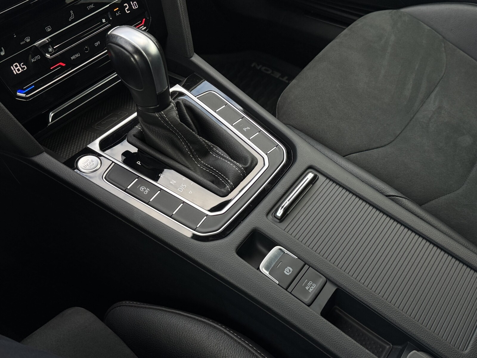 Volkswagen Arteon - zdjęcie 24