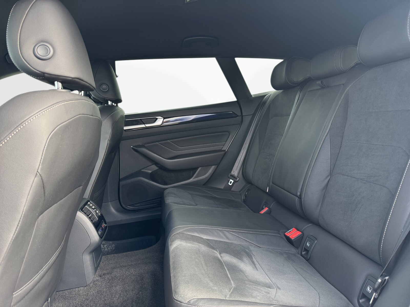 Volkswagen Arteon - zdjęcie 26