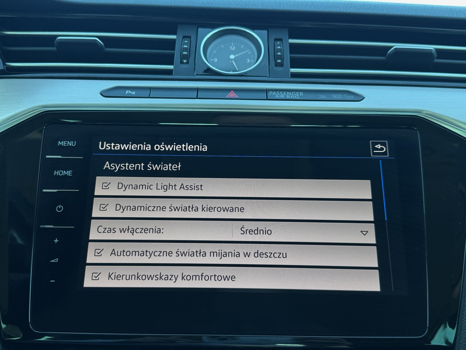 Volkswagen Passat - zdjęcie 22