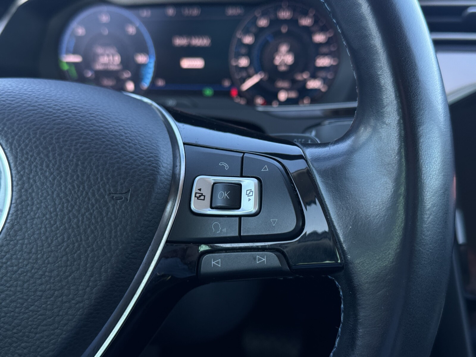 Volkswagen Passat - zdjęcie 13