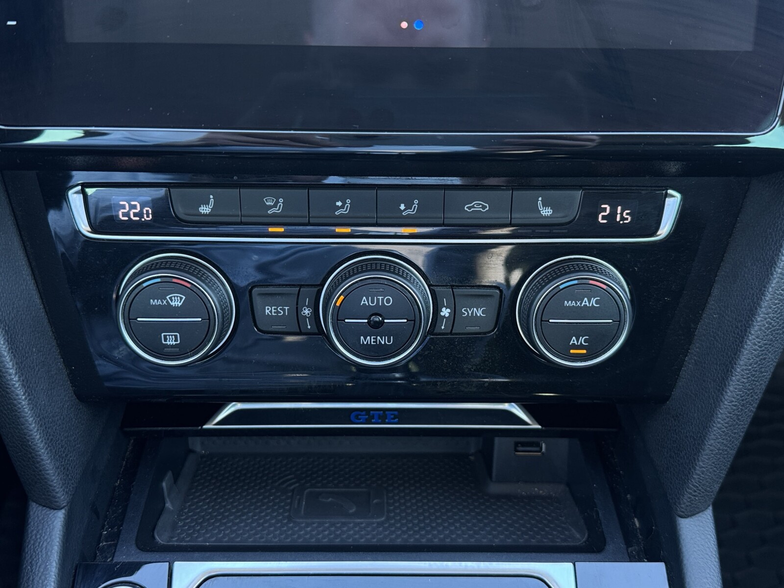 Volkswagen Passat - zdjęcie 25