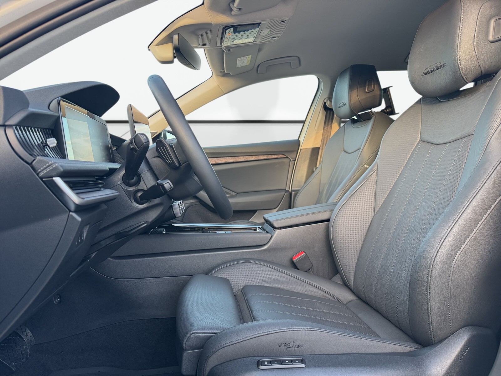 Škoda Superb Combi - zdjęcie 9